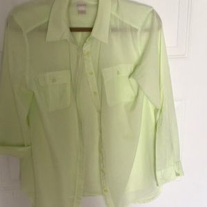 Chico’s light lime green lightweight Ls shirt M